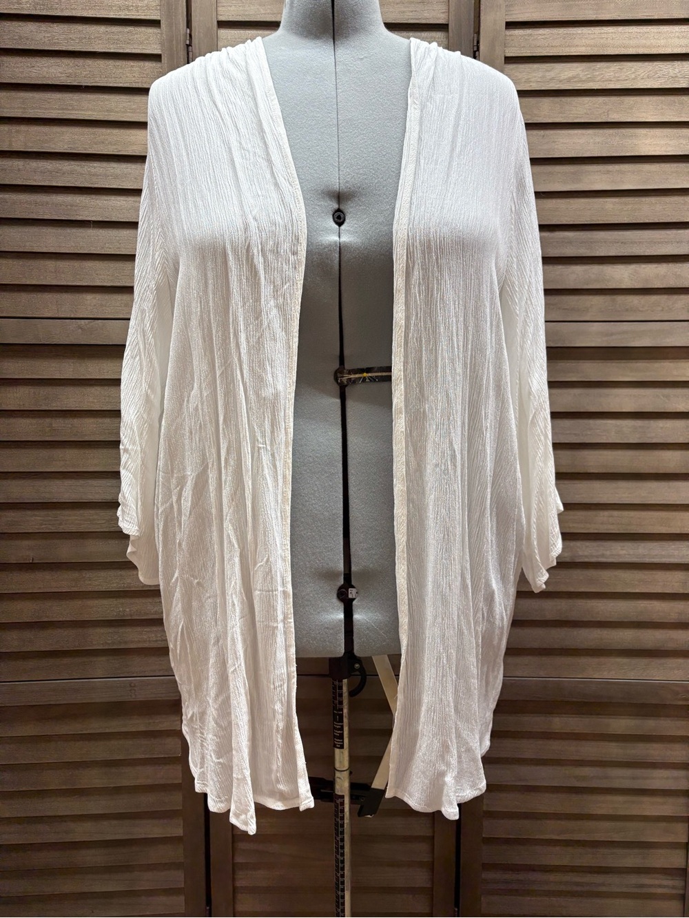 Torrid Cream White Crinkle Open-Front Kimono